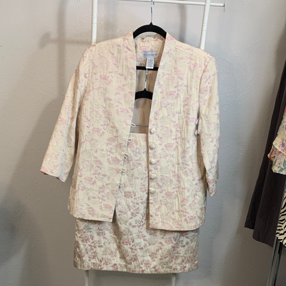 Vintage Jaclyn Smith Floral Blazer and Skirt Set‎ NWT